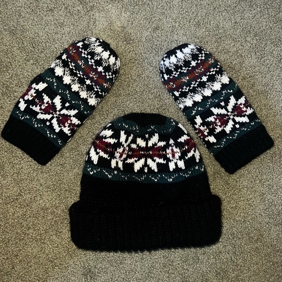 Isotoner Fair Isle Hat and Mitten Set One Size - Picture 3 of 7